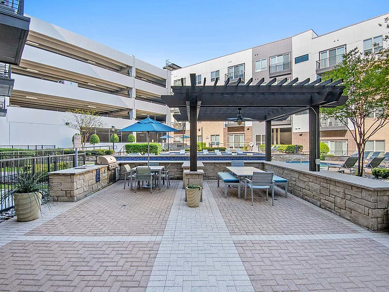 The Flats at Palisades — Photo 32