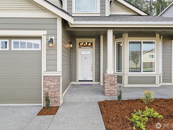 3rd image of 832 Bodie Street SE