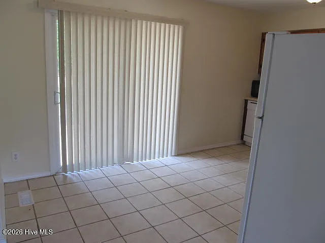 306 Greenview Dr — Photo 5