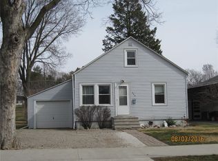 608 5th St, Perry, IA 50220