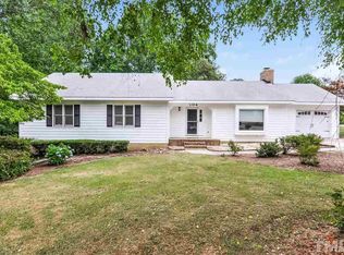 104 Oaklake Ct, Fuquay Varina, NC 27526