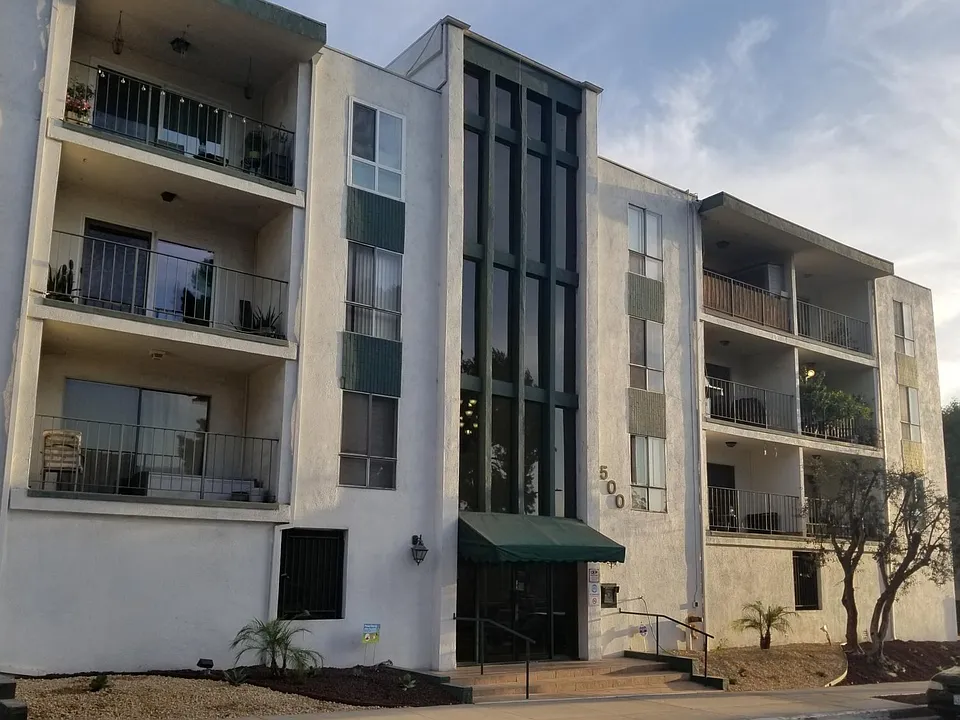 500 Jackson Pl #203
