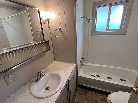 4th image of 1624 Palm St Unit 319