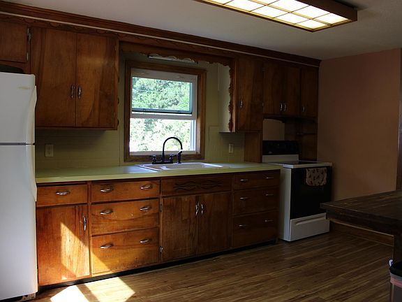 2nd image of 212 Highview Ave