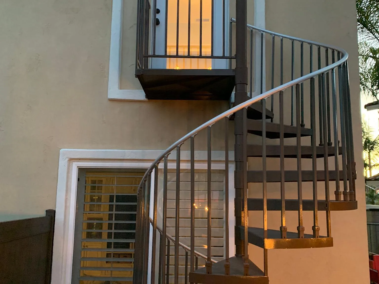 6890 Mimosa Dr — Photo 2