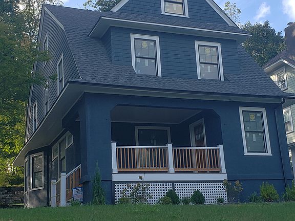 3rd image of 250 N Mountain Ave