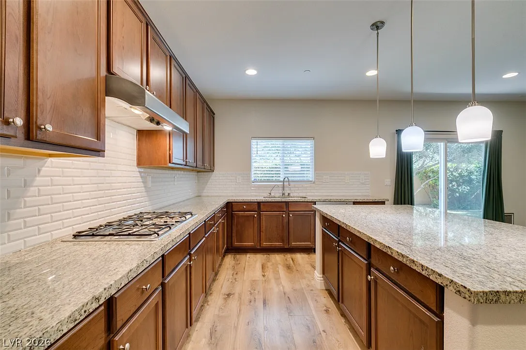 4 bed, 3239 sqft, $2,990 — Photo 3