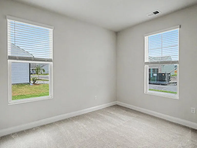 7461 Linda Vista Ln — Photo 4