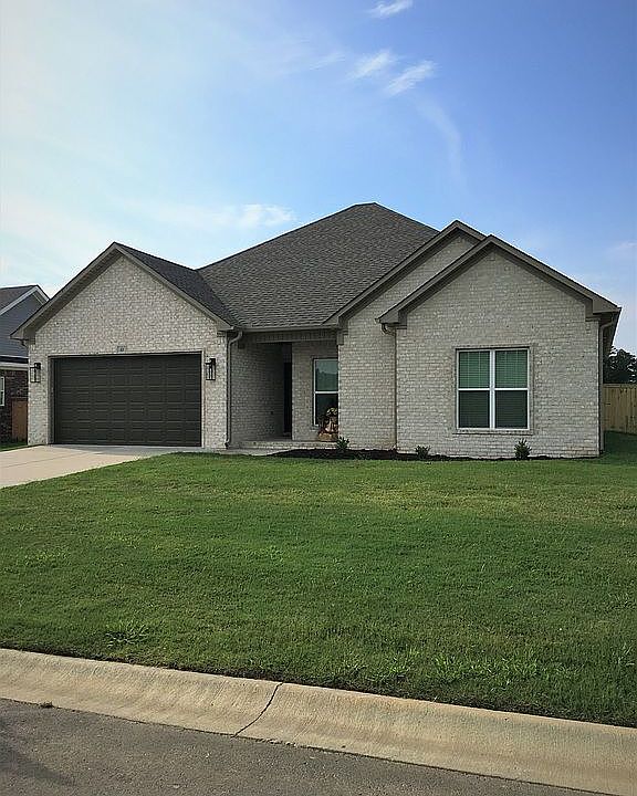 1st image of 13 Wedgewood Dr
