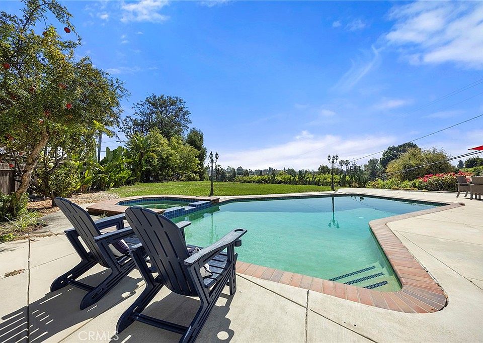 1st image of 628 Catalina Rd