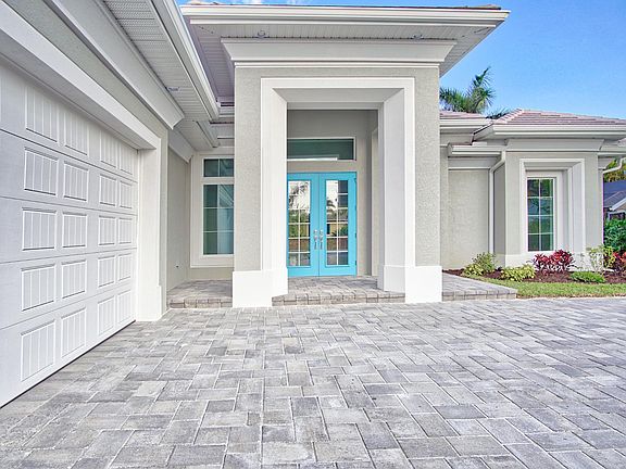 3rd image of 5215 SW 27th Pl