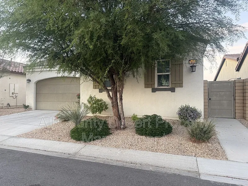 3 bed, 4.0 bath, 1909 sqft, $2,399 — Photo 2