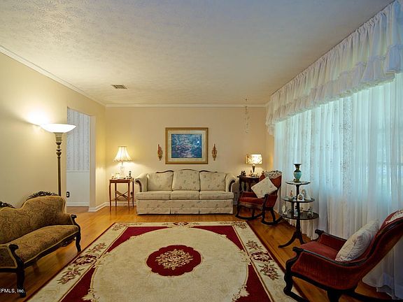 5th image of 3917 Cherokee Villa Ln
