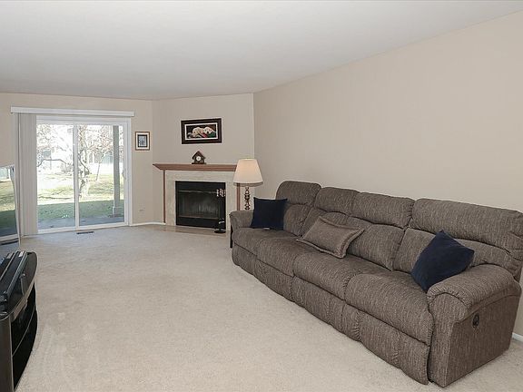 3rd image of 304 Glasgow Ln Unit W1
