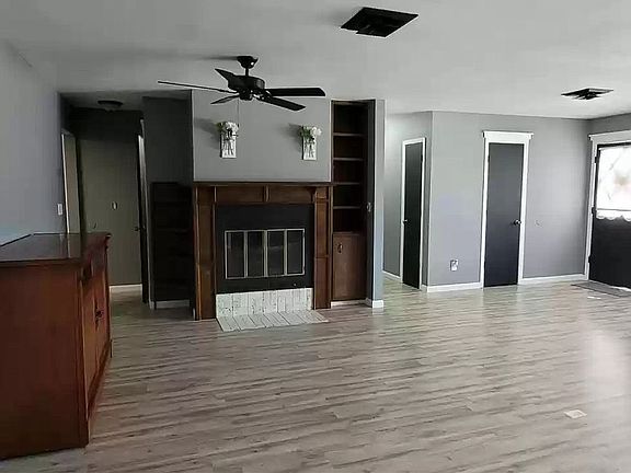 4th image of 412 W 6th St
