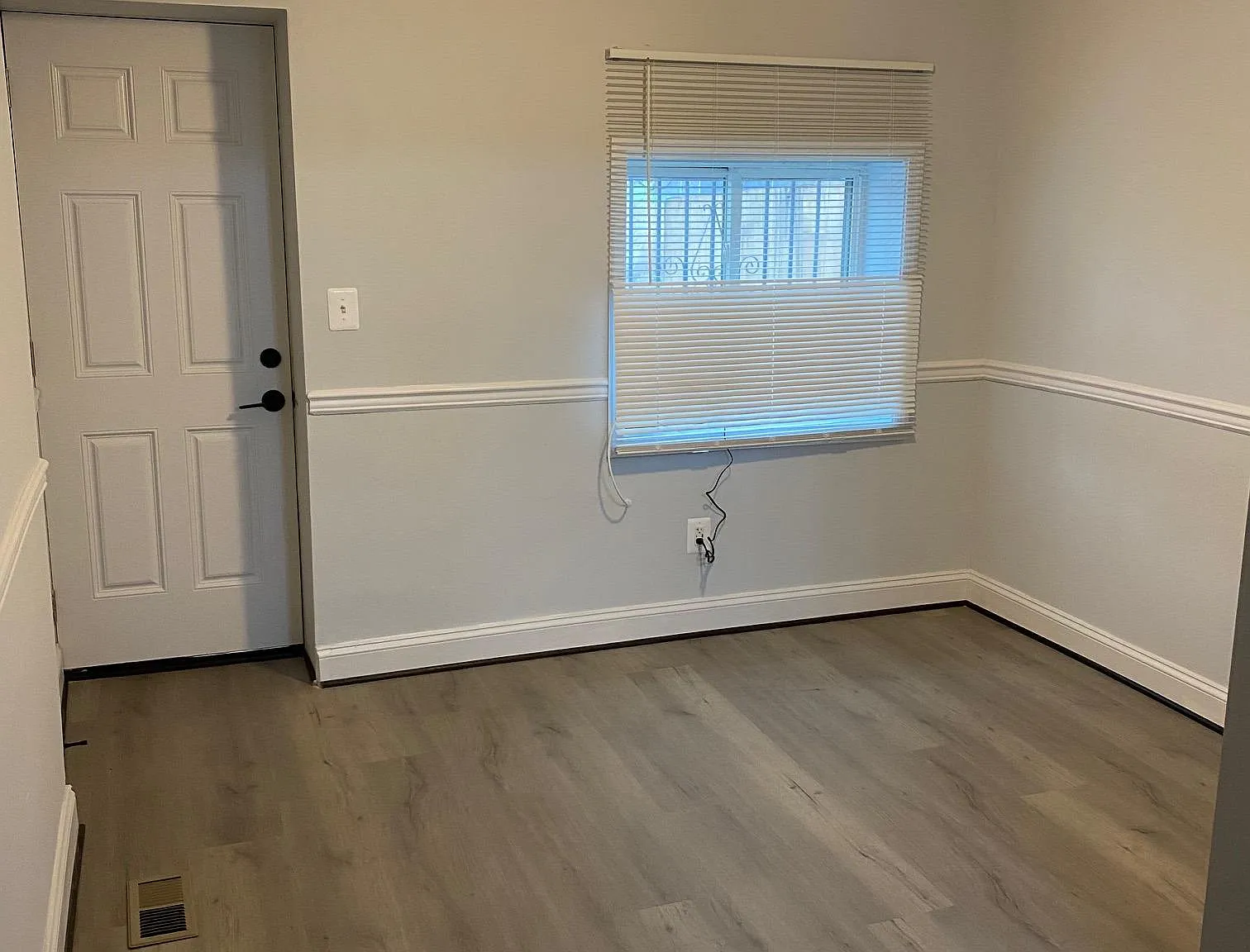 1 bed, 100 sqft, $550 — Photo 4