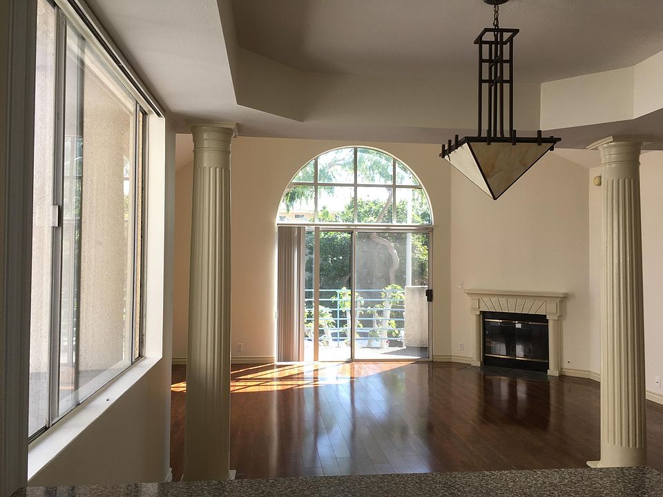 1st image of 645 Huntley Dr APT 2