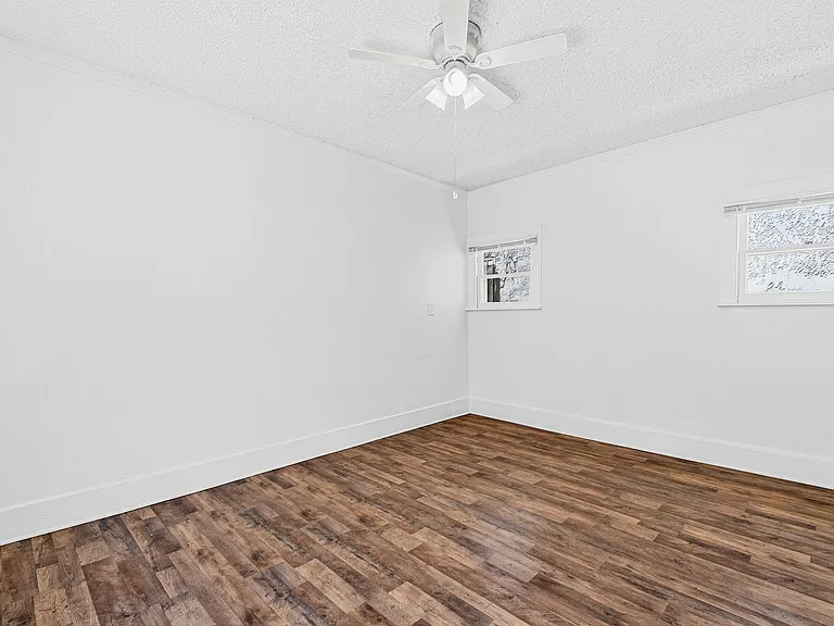 1074 Obispo Ave — Photo 4