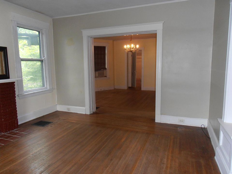 2nd image of 3744 Elsmere Ave APT 1