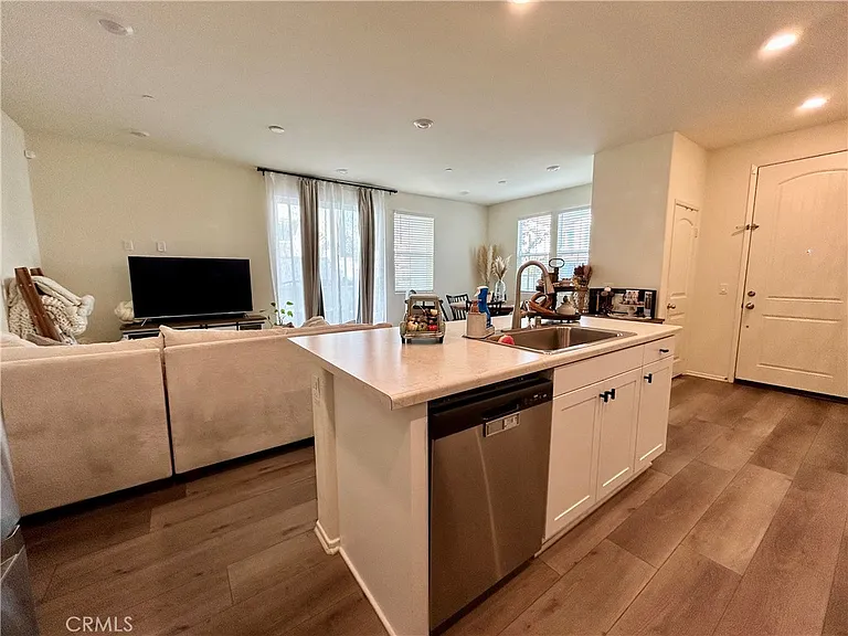 27375 Georgetown Dr — Photo 9
