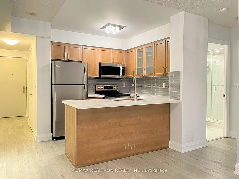 761 Bay St #306 — Photo 21