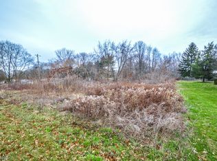 E Caston Rd, Green, OH 44232