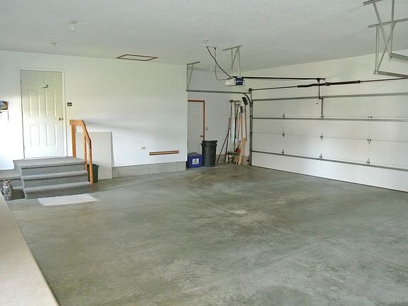 900 sq ft - dream garage