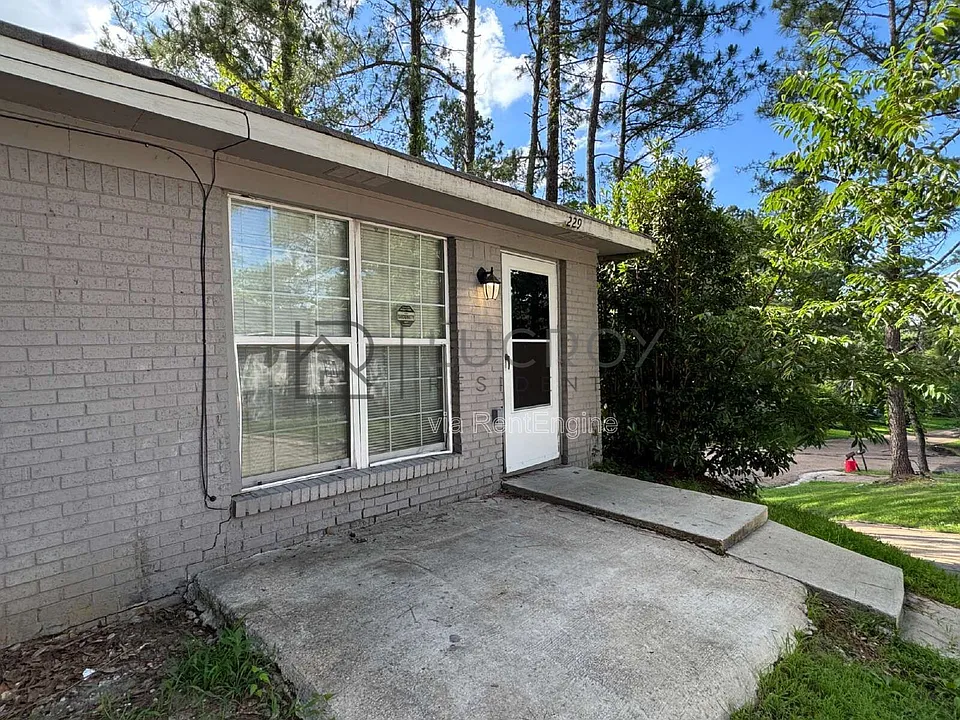 229 Lawrence Rd