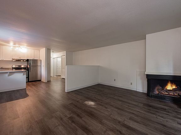 4th image of 11318 NE 67th St #B1