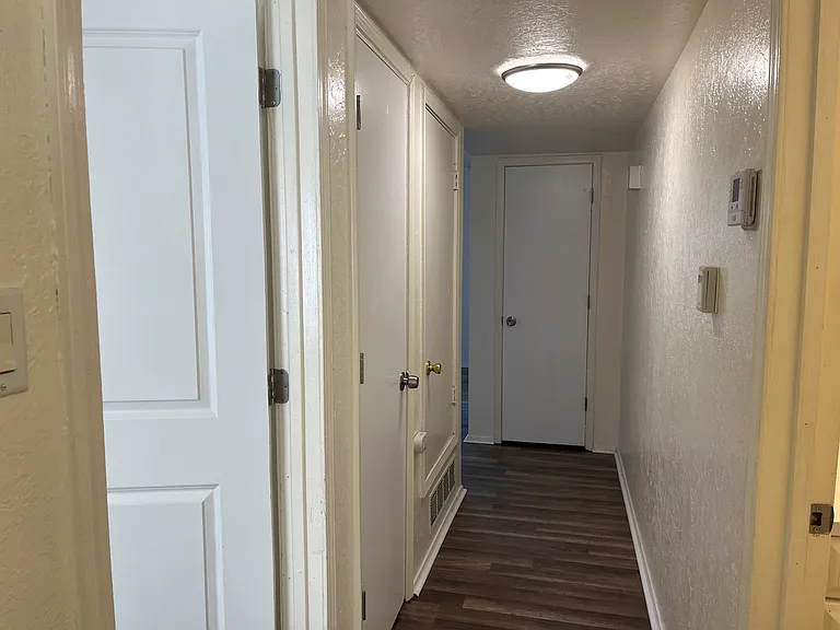 Fully Updated 2 Bedroom End Unit in Rio Rancho — Photo 32