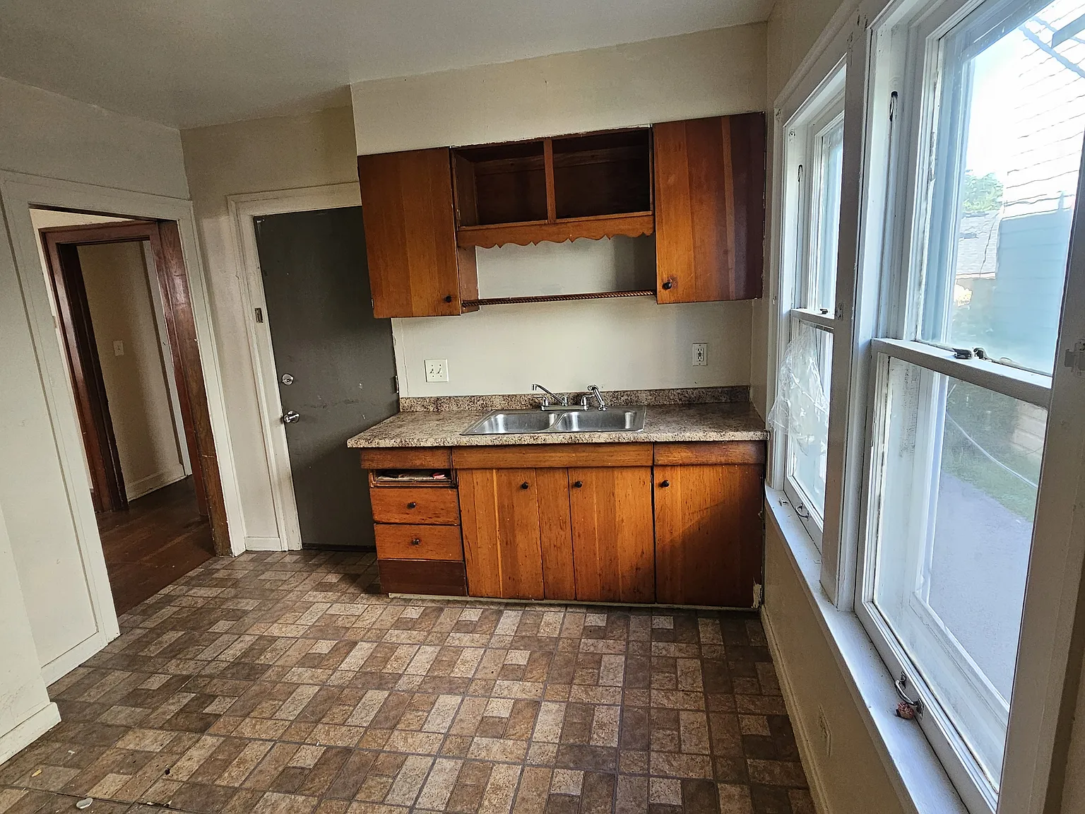 2 bed, 900 sqft, $975 — Photo 3