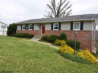 54 Brentwood Dr, Bridgeport, WV 26330