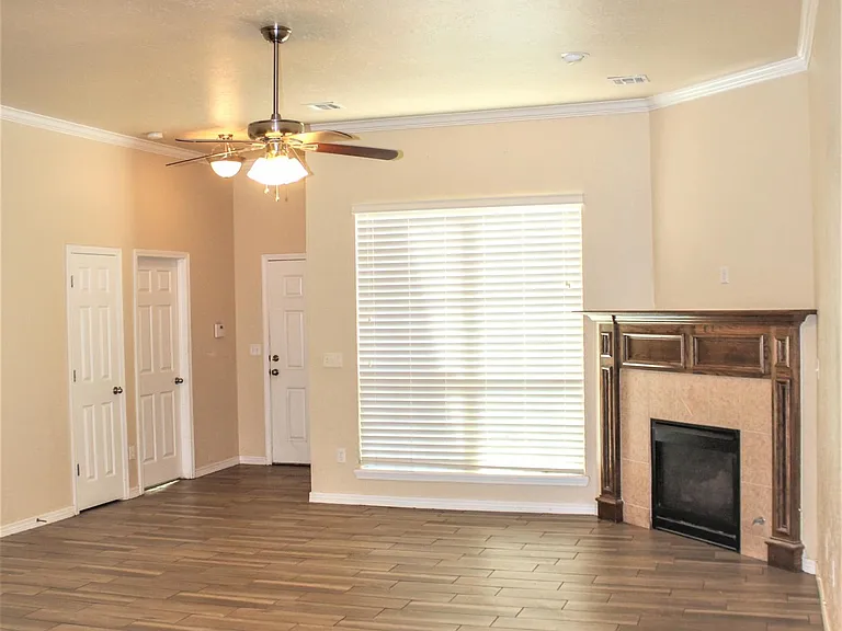 3328 E Fairmont St — Photo 7