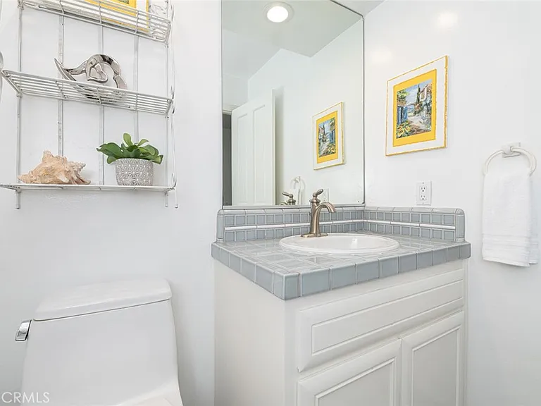 1720 W Oceanfront #B — Photo 22