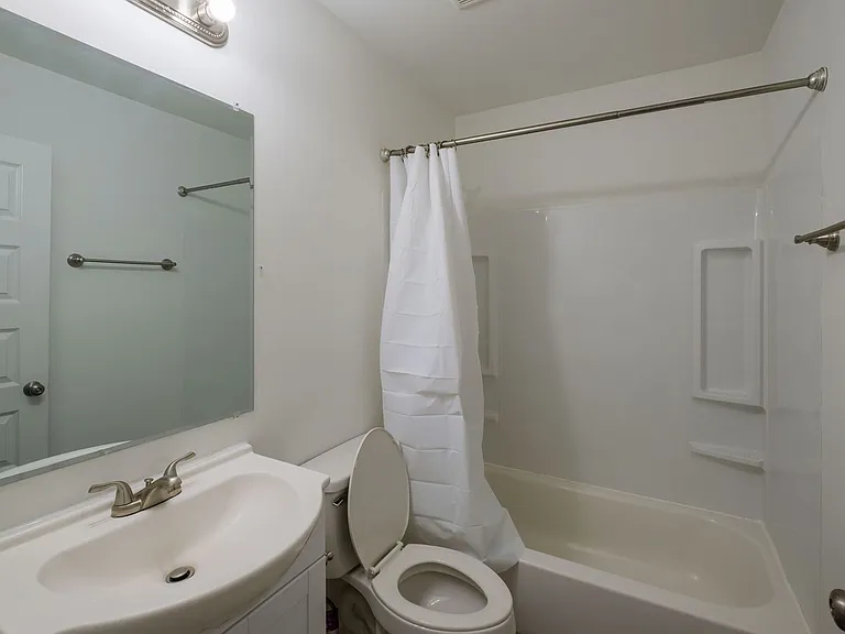 Golden Gate Townhomes — Photo 56