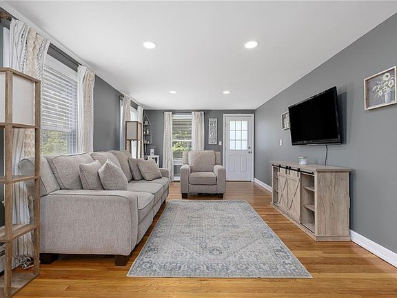 5th image of 205 Read Ave