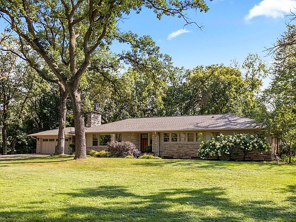 3rd image of 15 Saint Albans Rd E