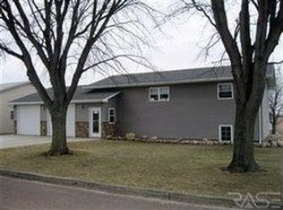 127 SW 5th St, Colman, SD 57017