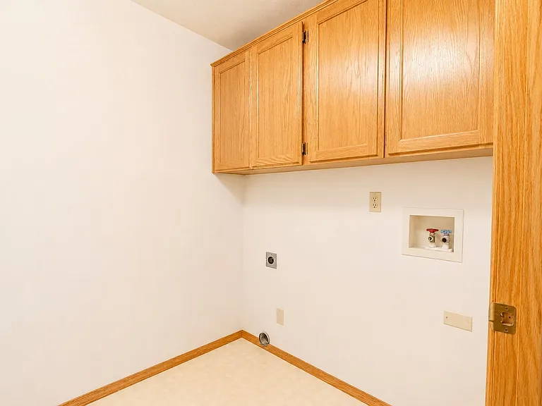 226 Sparks Dr — Photo 11