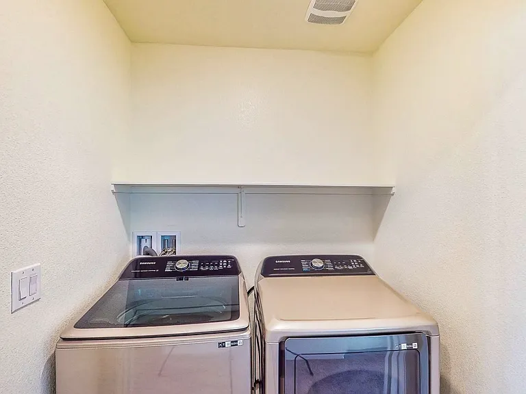 4261 Venus Falls Ave — Photo 26
