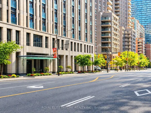 955 Bay St #2401, Toronto, ON M5S 0C6