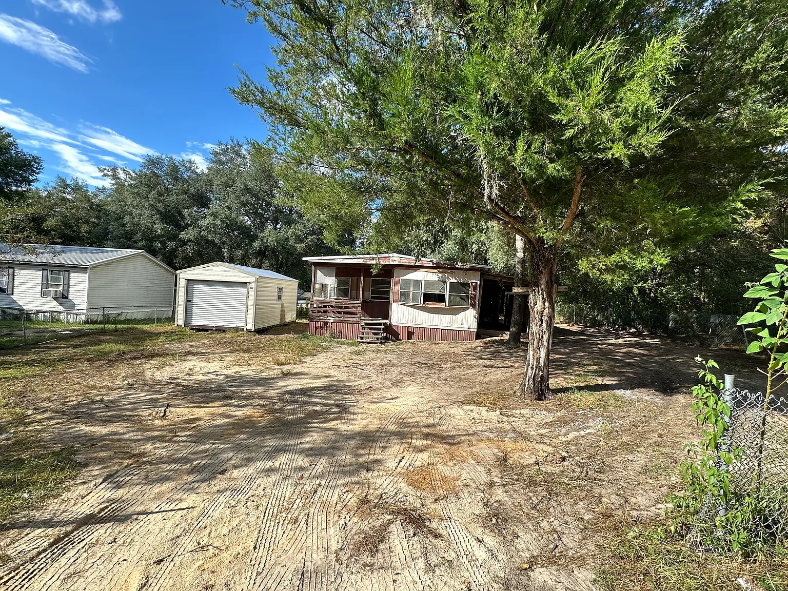 3 bed, 1038 sqft, $1,090 — Photo 1
