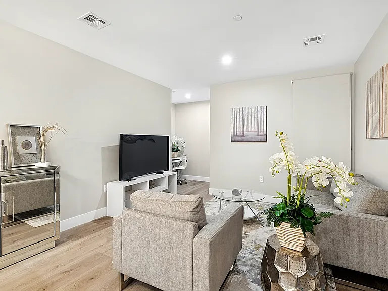 6810 Polk St — Photo 6