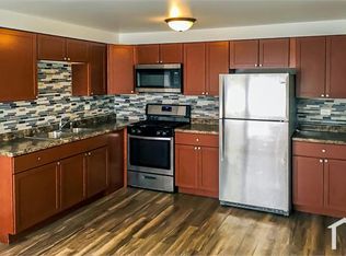 949 E 86th St FLOOR 1, Chicago, IL 60619