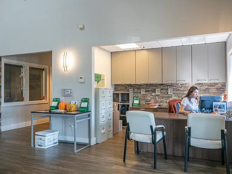 The Paddock Townhomes - Student Living Priced Per Room — Photo 14