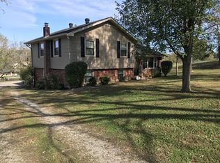 151 Meadow Dr, Gordonsville, TN 38563
