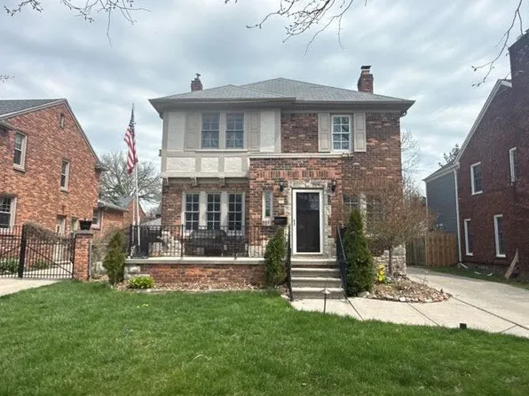 282 Fisher Rd, Grosse Pointe Farms, MI 48230