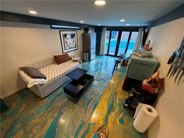 4025 Vendome Pl, New Orleans, LA 70125