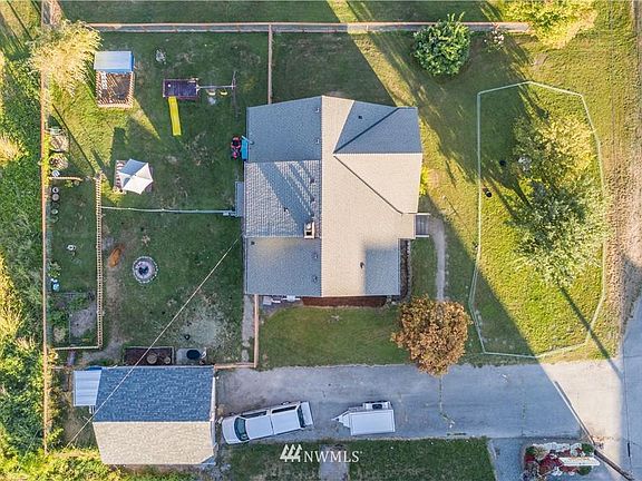 3rd image of 1221 Pioneer Hwy