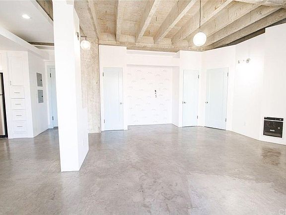 2nd image of 315 W 3rd St Unit 402